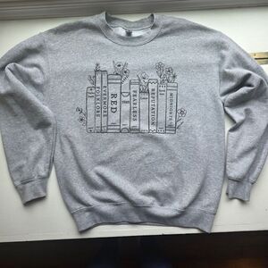 Taylor Swift Sweatshirt Books of Albums, EUC, Women's M, Gray and Black